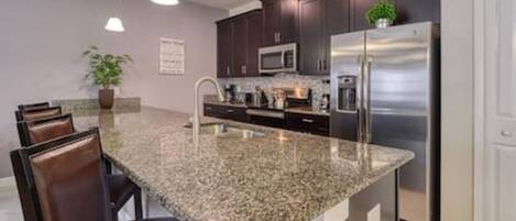 Mikrowelle, Ofen, Herdplatte, Geschirrspüler