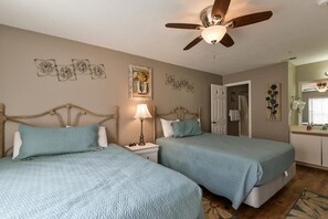 2 soverom, strykejern/-brett, reiseseng for barn og wi-fi