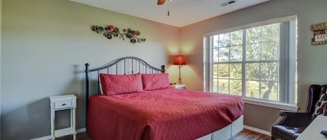 2 sovrum, strykjärn/strykbräda, resesäng och wi-fi