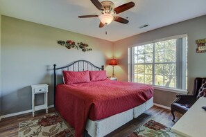 2 bedrooms, iron/ironing board, WiFi, bed sheets - Shelter in Faith- Amazing Golf Views! (Branson)