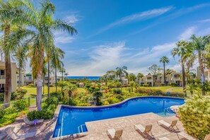 Outdoor pool - Luxury Wailea Family Condo. Complete Remodel!  AC and Pool. (Wailea)