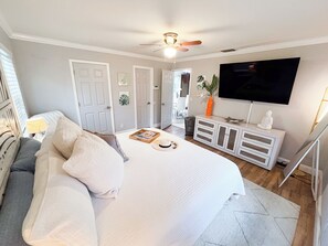 4 bedrooms, desk, iron/ironing board, travel crib