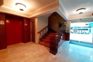 Unclassified image, 2 of 75, button