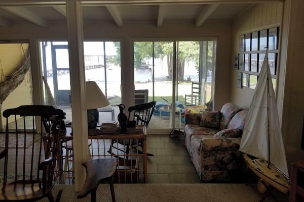 Living room view to lake