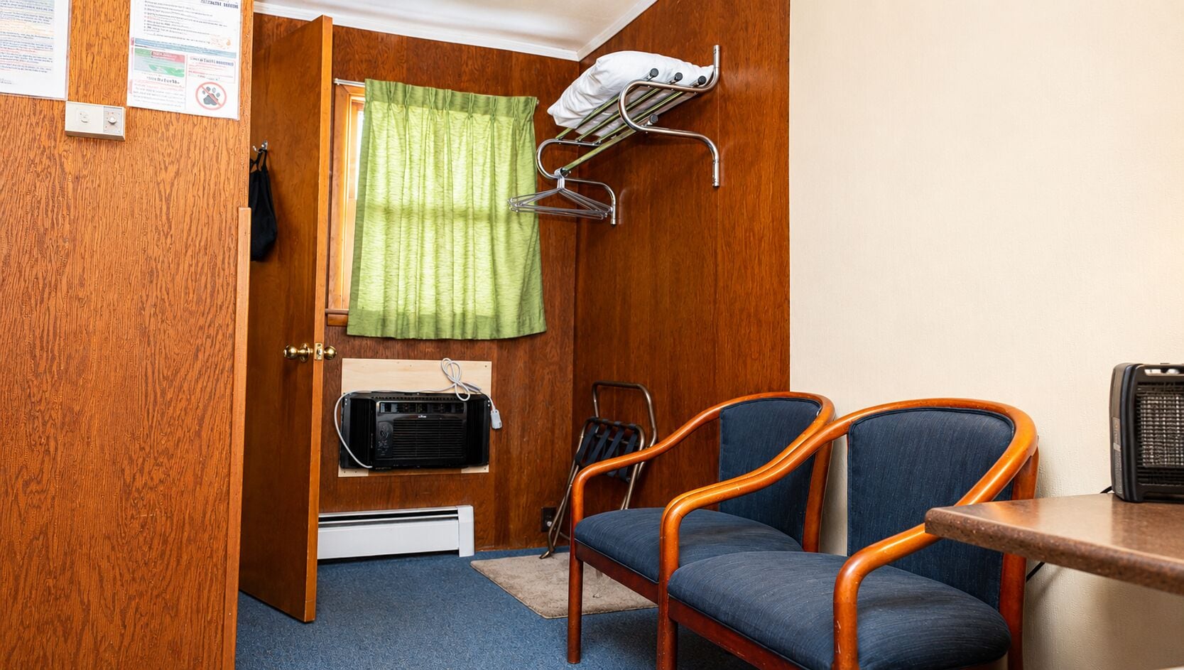 Standard Room, 1 Queen Bed, Non Smoking, Refrigerator & Microwave | Individually decorated, individually furnished, desk, laptop workspace