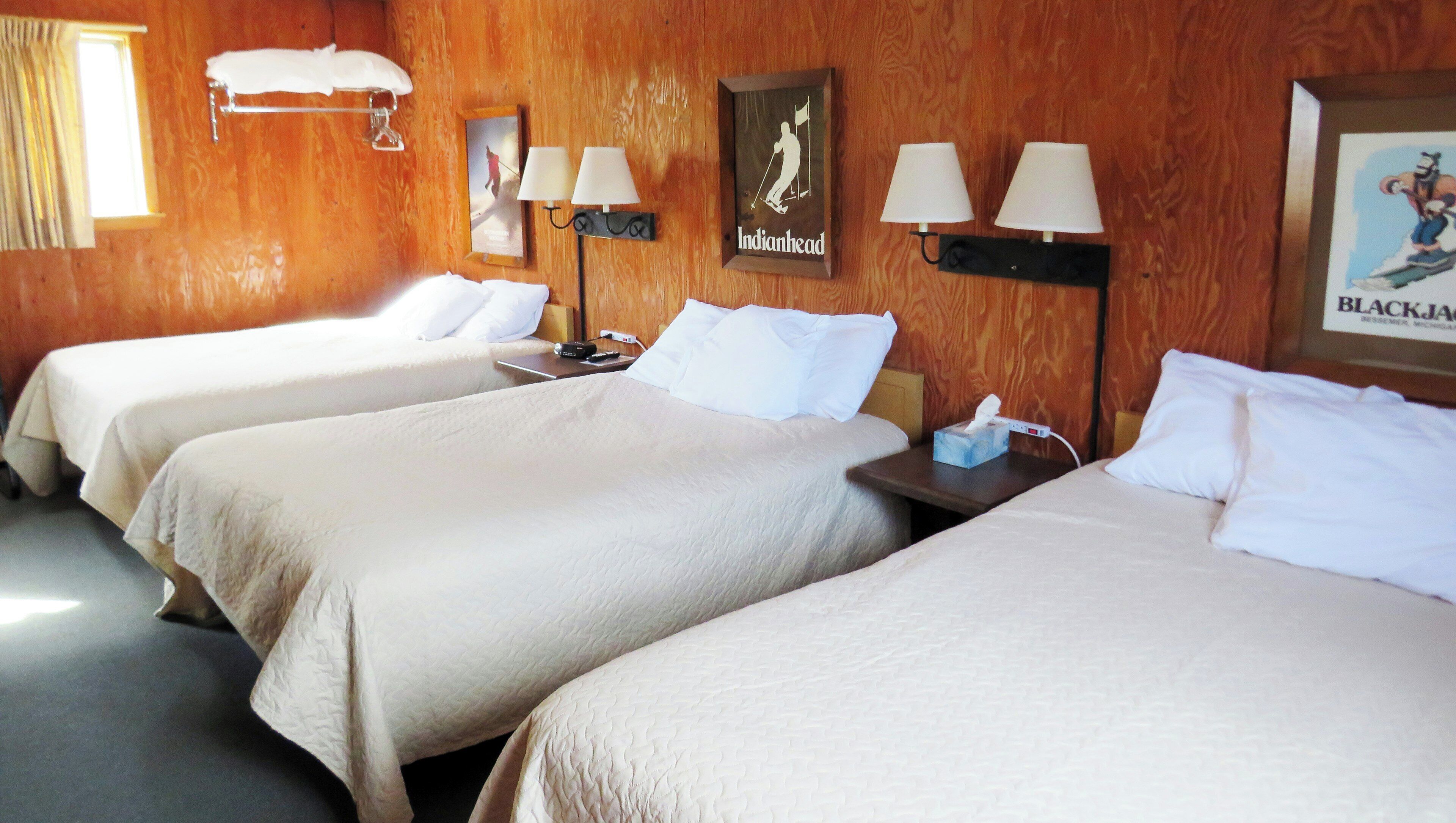 3 Full Beds Non Smoking 2nd Floor | Individually decorated, individually furnished, desk, laptop workspace