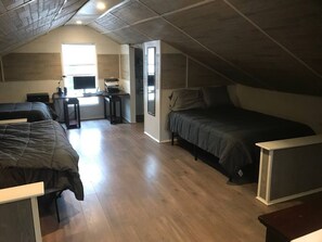 2 Schlafzimmer, Schreibtisch, Bügeleisen/Bügelbrett, kostenloses WLAN