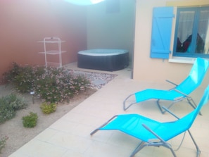 Terrace/patio - Cosy cottage with jacuzzi (Saint-Rabier)