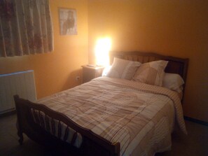 3 Schlafzimmer, BĂŒgeleisen/BĂŒgelbrett, Reisekinderbett, BettwĂ€sche