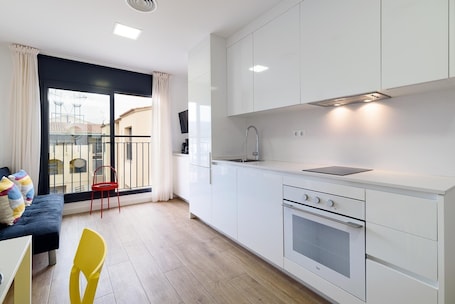 1 habitación, escritorio, tabla de planchar con plancha y wifi gratis