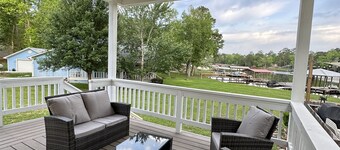 Ivanhoe is with out a doubt one of the best kept secrets in East Texas. 