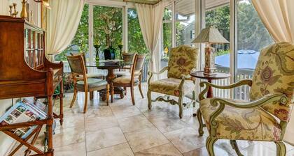 Historic Home near Emmet Park, Heated Pool Access