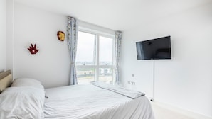 Unclassified image, 2 of 10, button - Shepards Bush Apartments (London)