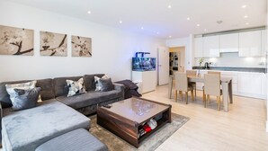 Unclassified image, 5 of 10, button - Shepards Bush Apartments (London)