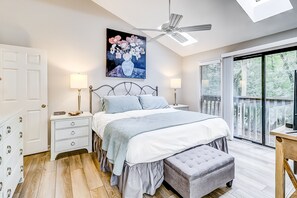 2 bedrooms, free internet, bed sheets