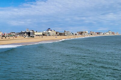 Downtown Perch W/ Free WiFi, Private Balcony/Patio, Easy Beach Access & More