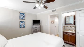 2 多间卧室、熨斗/熨衣板、免费上网、床单