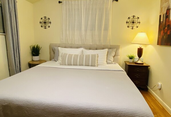 5 bedrooms, iron/ironing board, free WiFi, bed sheets