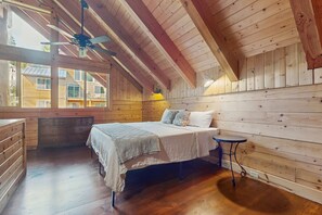 2 bedrooms, internet, bed sheets