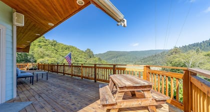 Custom home overlooking Redwood Creek Valley - hot tub, furnished deck & firepit