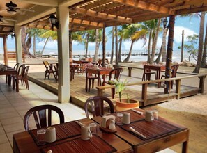 Free daily continental breakfast - Pelican Beach Resort (Dangriga)