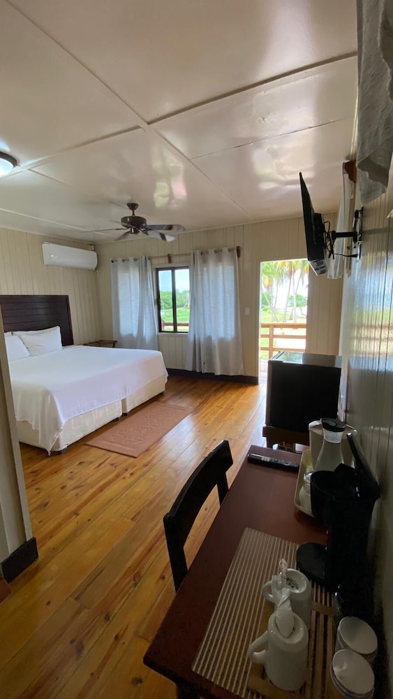 Pelican Beach Resort - Dangriga by null