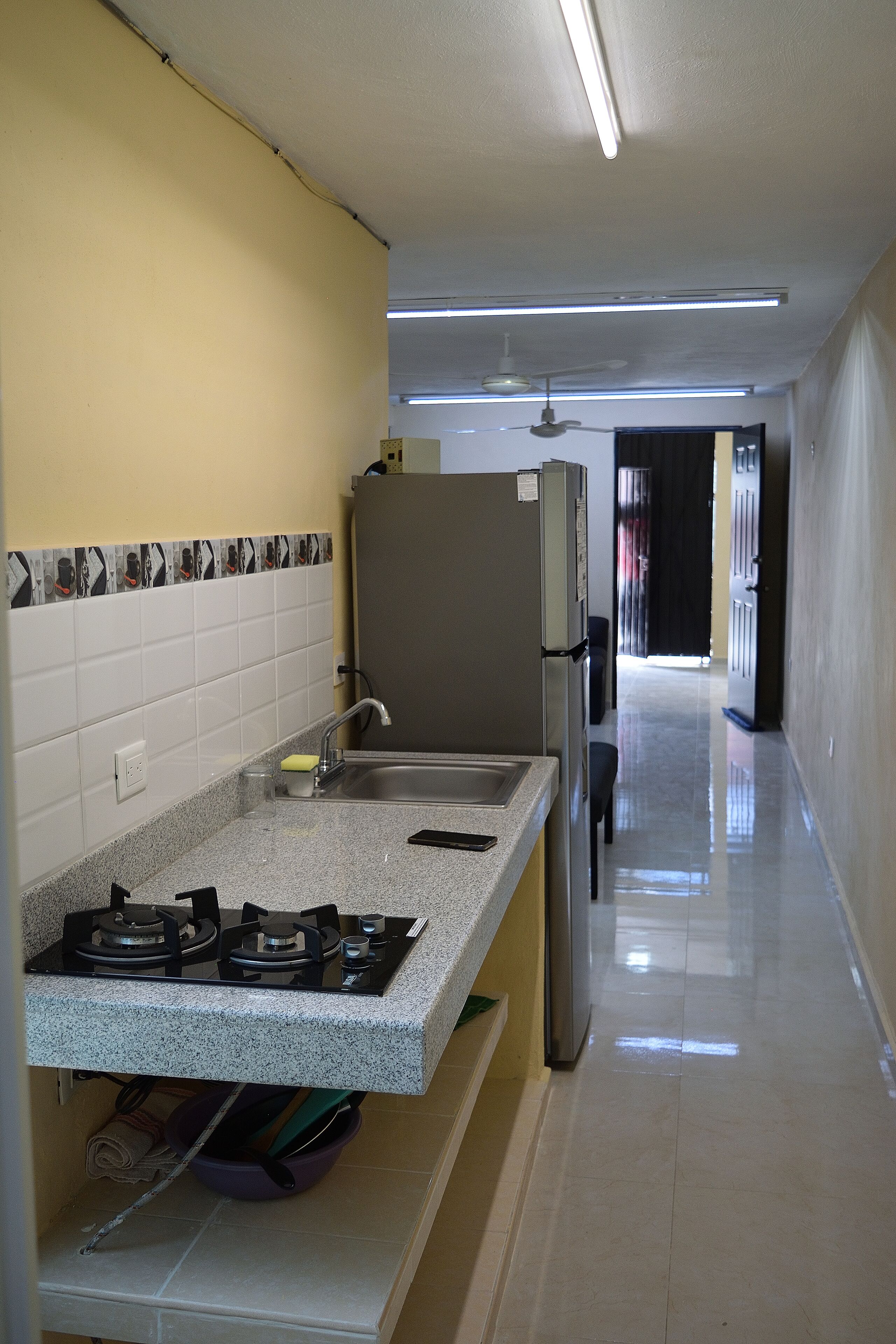 Réfrigérateur, plaque de cuisson