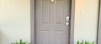 Surrounded by Hill Country Beauty w/Pond; minutes from Historic Salado Village