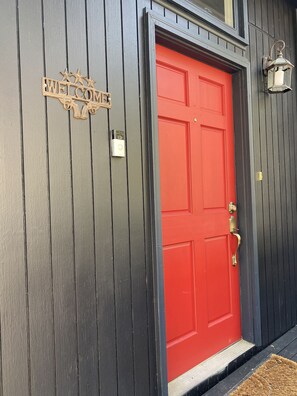 Exterior detail - Large house in the mountains, (pre-approved!) dogs welcome (Georgetown)