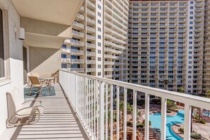 Property grounds - 2 Bedroom in Shores of Panama - Beautiful condo with Direct pool views plus Reserved Parking! (Panama City)