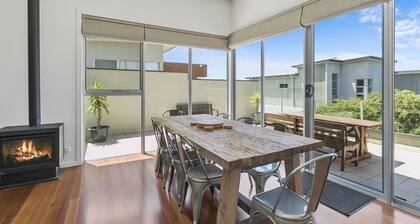Coastal Comfort, Just a Ocean Glimpse Away Torquay | 4Corners Old Torquay