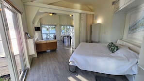 3 Schlafzimmer, Schreibtisch, Bügeleisen/Bügelbrett, Reisekinderbett