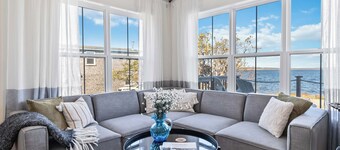 The Salty Cribb II- Private oceanfront vacation home just minutes from Lunenburg