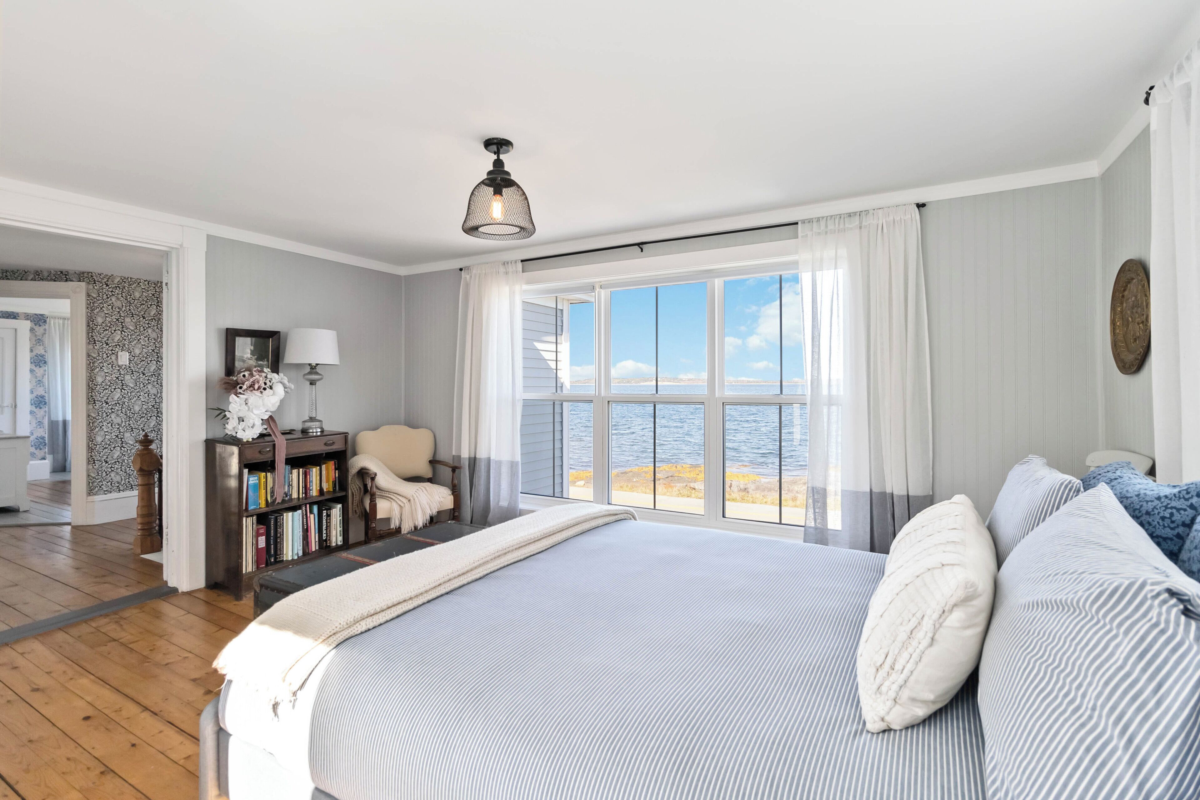 4 Schlafzimmer, Schreibtisch, Bügeleisen/Bügelbrett, Reisekinderbett