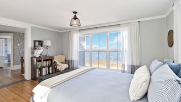 4 Schlafzimmer, Schreibtisch, Bügeleisen/Bügelbrett, Reisekinderbett