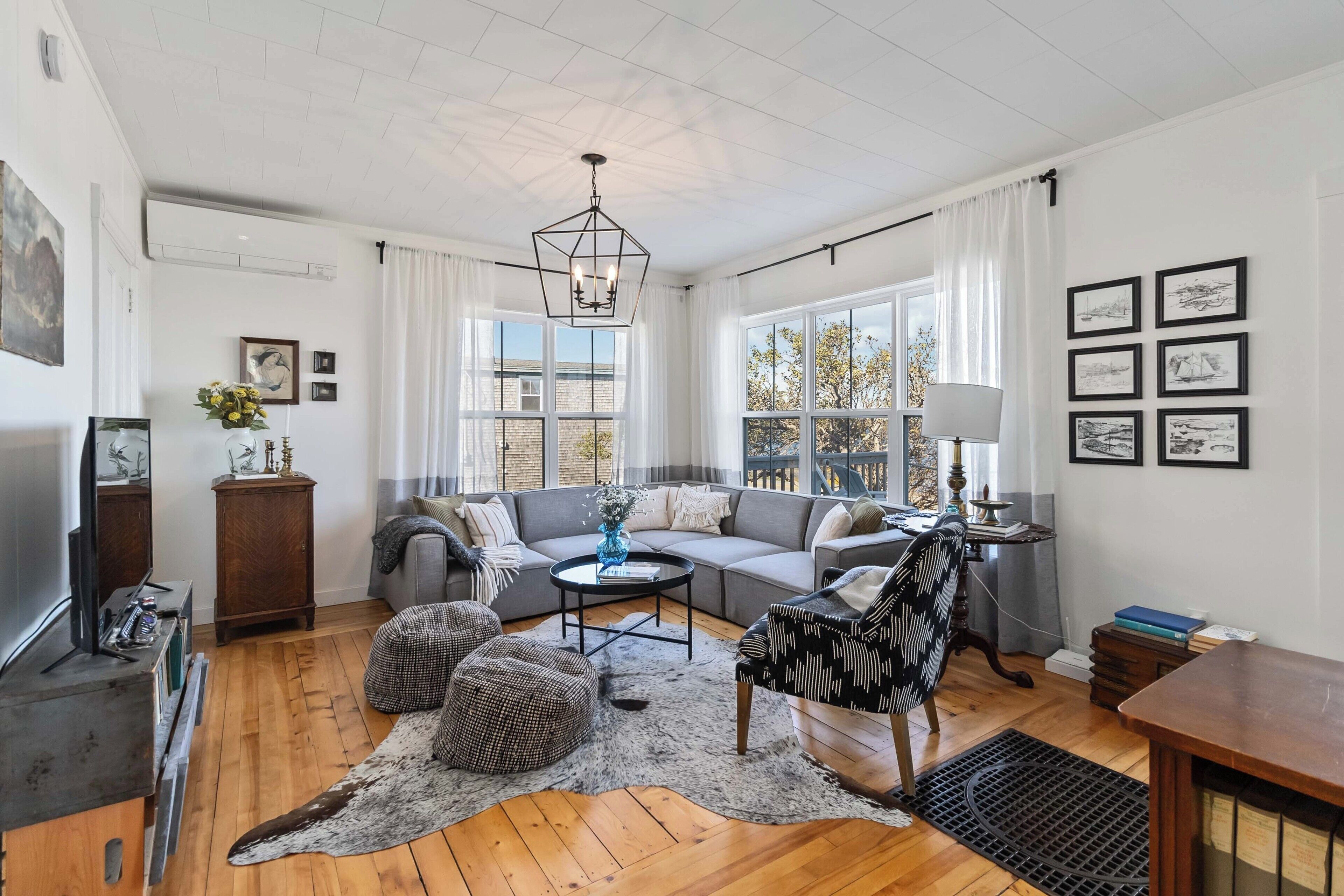 Smart TV, fireplace, video games, DVD player