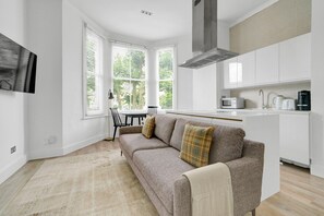 Fernseher, Stereoanlage