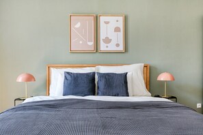 2 chambres, fer et planche à repasser, Wi-Fi, draps fournis