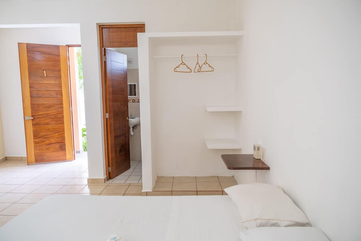 Habitación doble | Escritorio, wifi gratis y ropa de cama