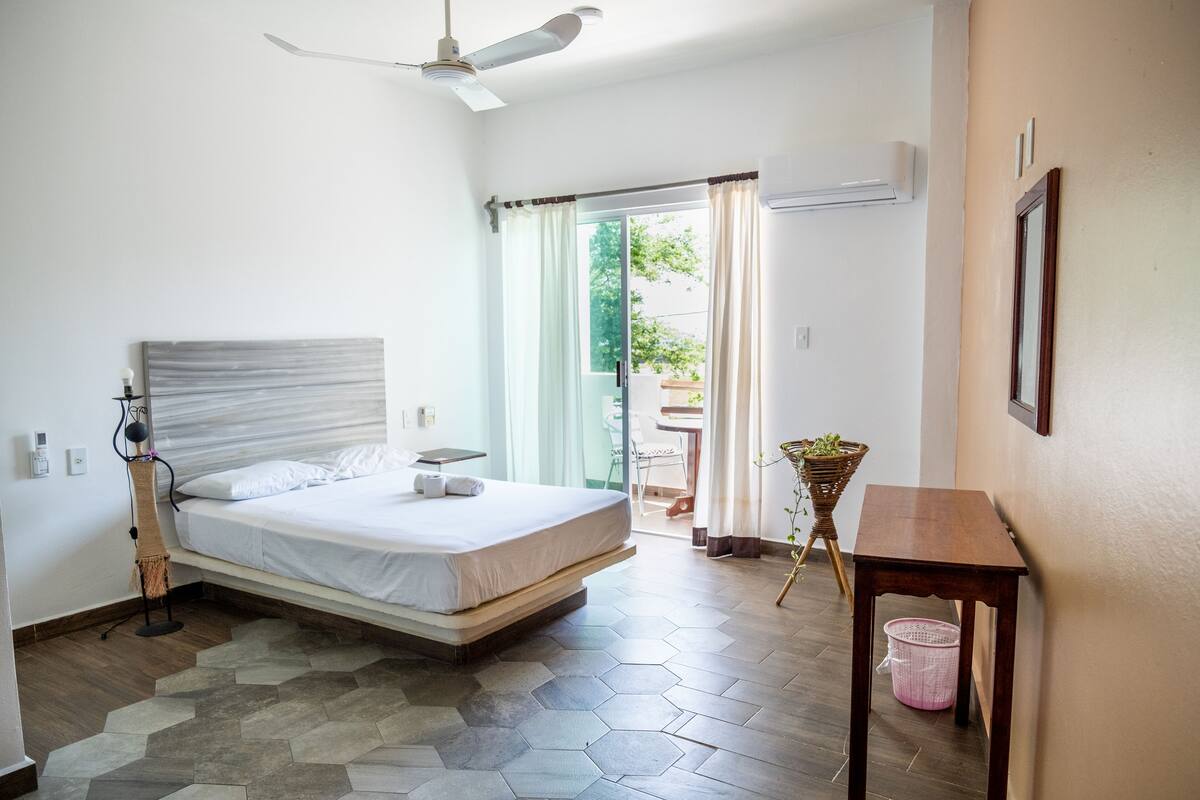 Desk, free WiFi, bed sheets
