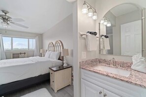 1 dormitori, planxa i posts de planxar, wifi i roba de llit 