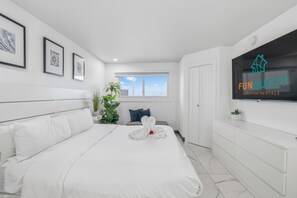 1 chambre, fer et planche à repasser, Wi-Fi, draps fournis