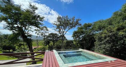 High-standard country house with spa and privileged sea views
