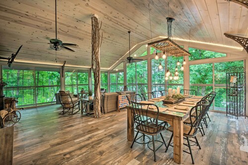 Hiawassee Getaway w/ Hot Tub, Deck & Lake Access!