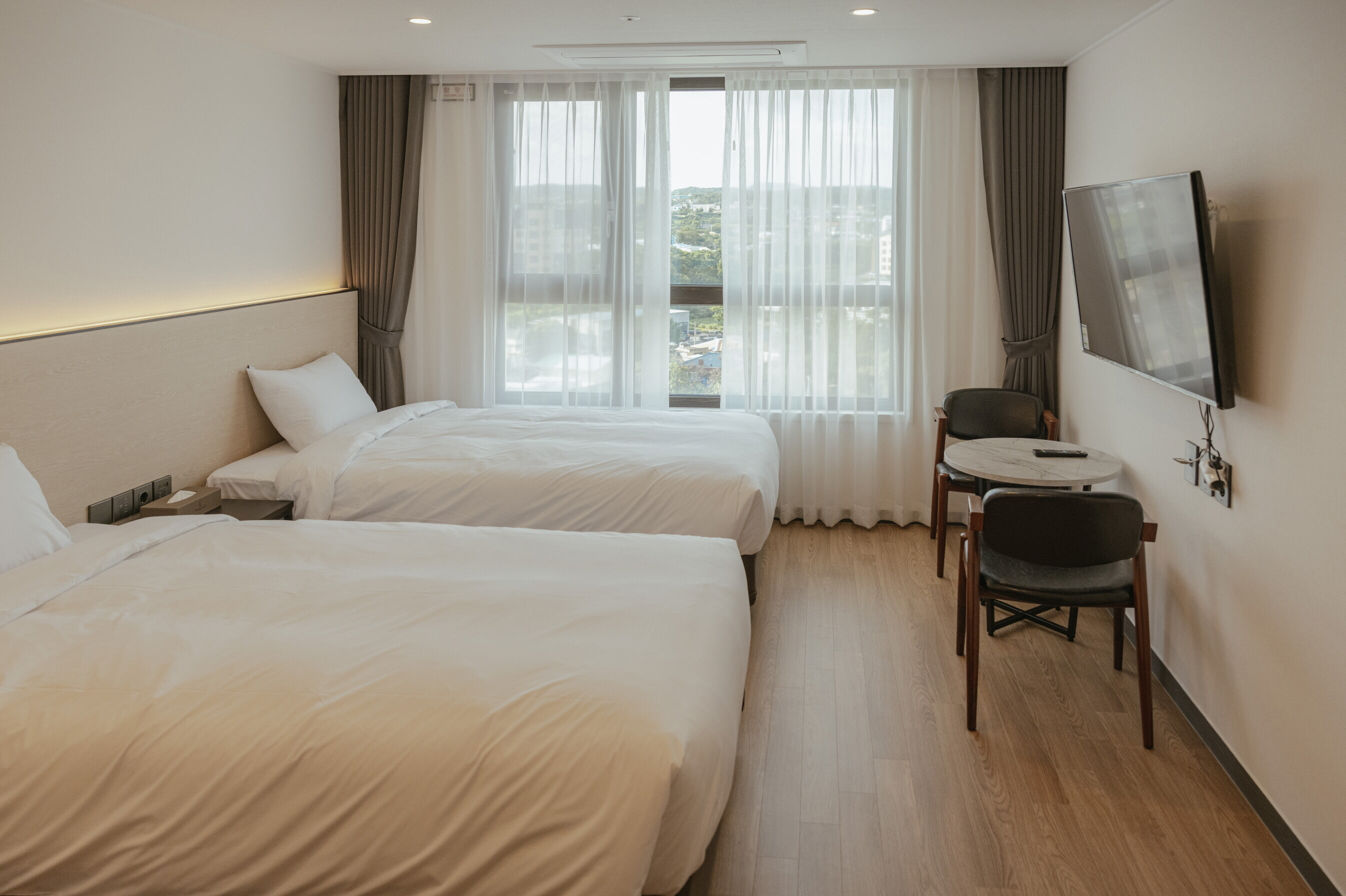 twin room, mountain view | desk, laptop workspace, soundproofing, free wifi