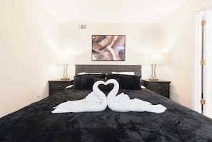 "The places are clean, beautifully decorated and the you receive excellent communication from the host. Always a pleasure renting from this host!"