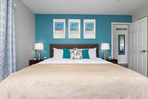 ⭐️ Luxe Paradise ⭐️  3 King Beds ✅  Fast Wifi ✅  Free Parking