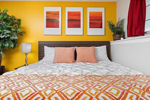 4 bedrooms, desk, iron/ironing board, free WiFi - ⭐️ Luxe Paradise ⭐️  3 King Beds ✅  Fast Wifi ✅  Free Parking (Raymore)
