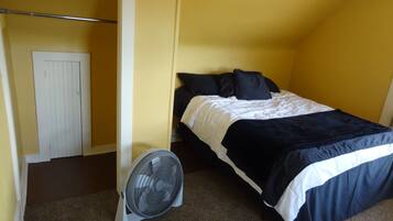 5 bedrooms, in-room safe, iron/ironing board, free WiFi