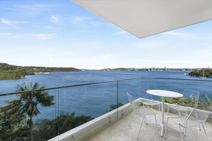 Outdoor dining - Mosman- RAG05 - Raglan Street - Waterfront 2BR Apartment with Stunning Harbour Views Balcony Near Mosman Ferry (Mosman)